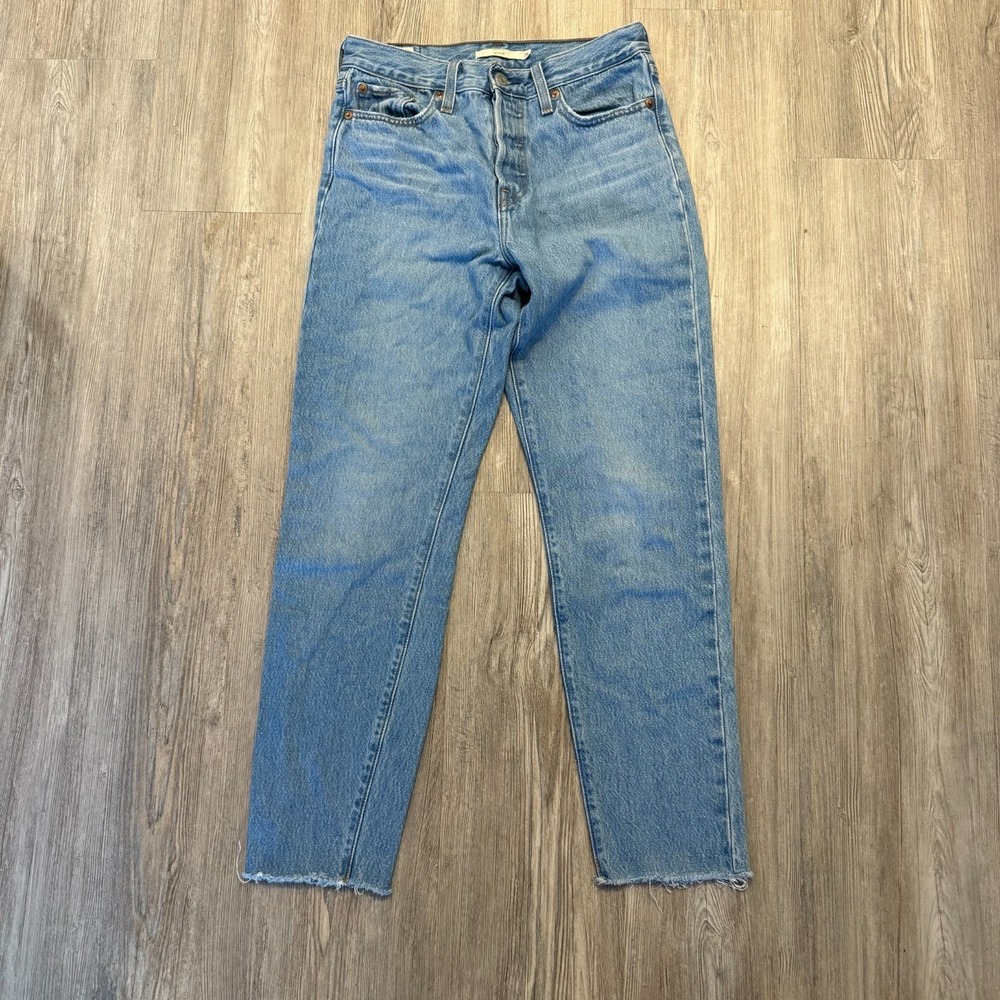 Levis Womens 26 Premium Wedgie Jeans